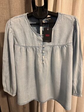 Levi's Light Wash Denim Henley Peasant Top size 2X NWT!